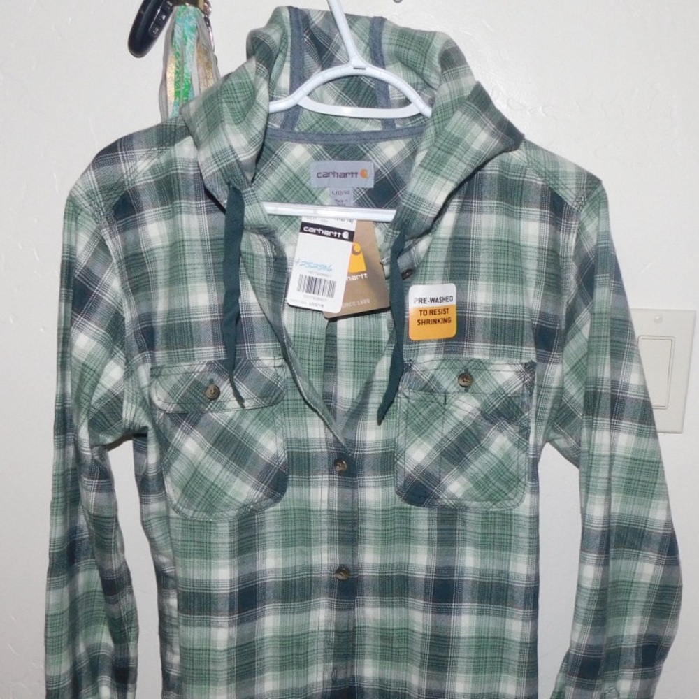 Carhartt Women’s Flannel with Hoodie Brand New with tags size L